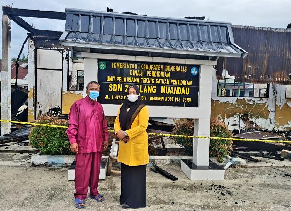 Kebakaran SD di Pelosok Bengkalis, Guru-guru Berhamburan Selamatkan Diri
