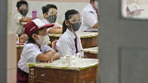 Nadiem Siapkan SKB 4 Menteri soal PTM yang Diklaim Lebih Jelas