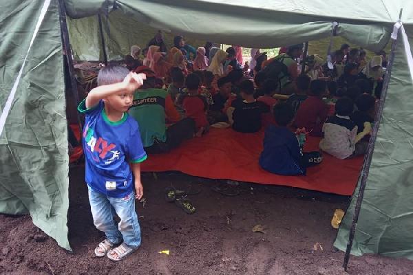 Ratusan Tenda Sekolah Darurat Dibangun di Lokasi Gempa Cianjur