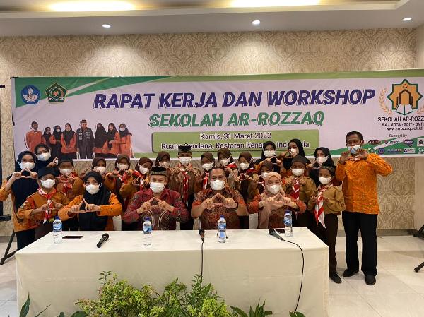 Sekolah AR-ROZZAQ Laksanakan Rapat Kerja 