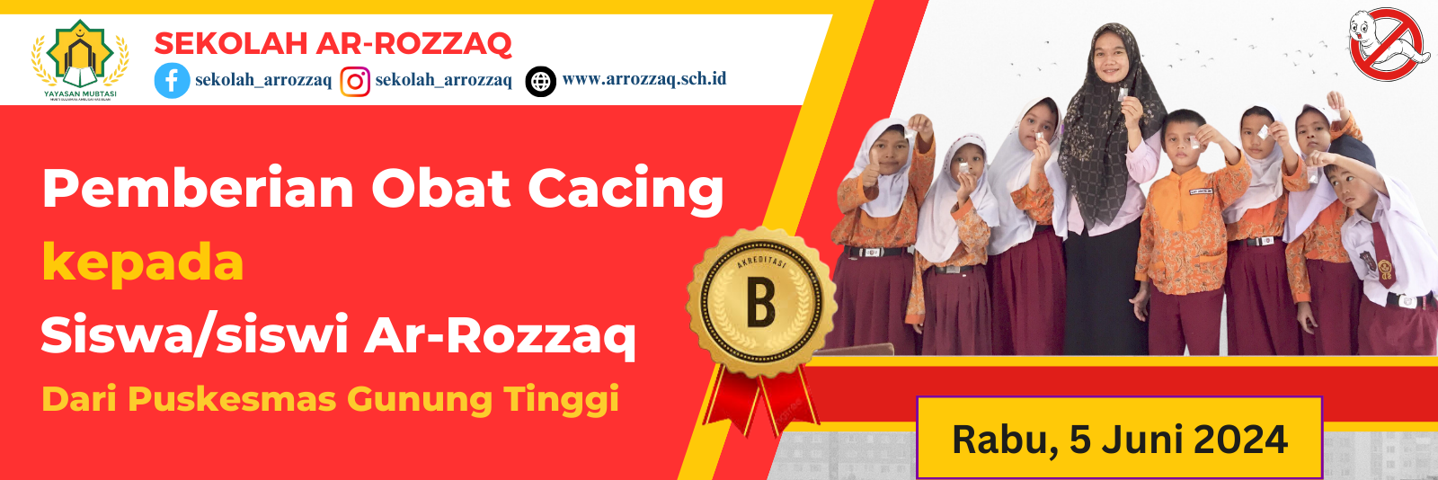 Pemberian Obat Cacing Kepada Siswa Ar-Rozzaq